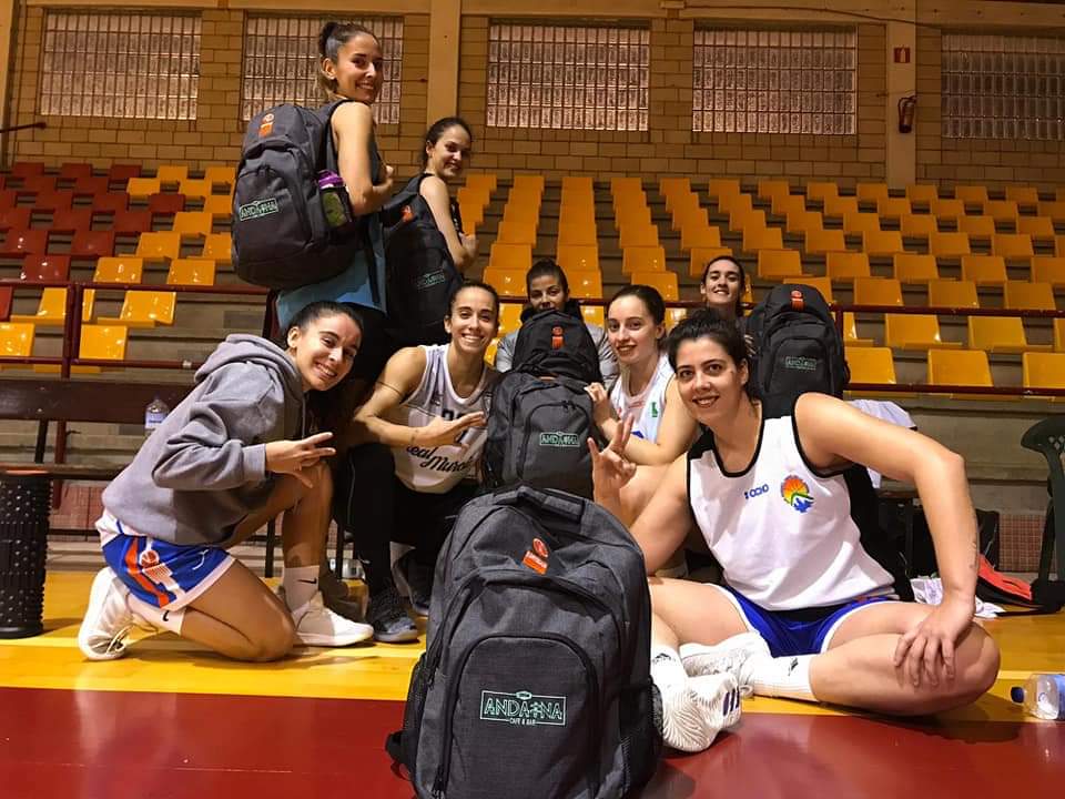 Mañana (sábado día 1 de diciembre) volvemos a jugar en casa... Y lo hacemos contra el Barça CBS. Recibimos a un fuerte equipo que este año entrena nuestro querido Isaac Fernández... Os esperamos a tod@s en Fontecarmoa a las 19:30h.!!!