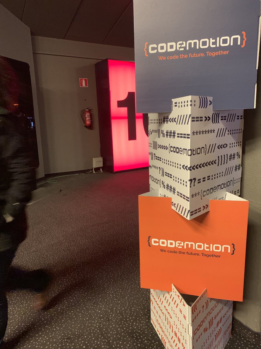 #BuenosDias ya estamos en el #Codemotion #codemotionmadrid <a href="/codemotion/">ДвижКод</a>🥰