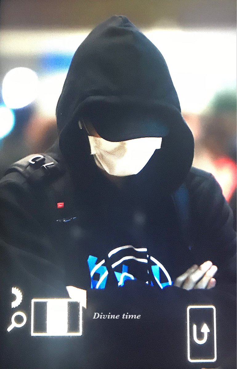 divinetime523's tweet photo. preview) 181130 ICN 출국
#김상균 #상균 #JBJ95 #HOME @twt_jbj95 https://t.co/EP1rJFTc1k