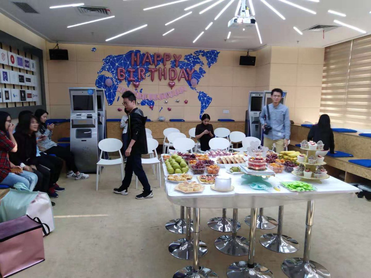 AtmDobi's tweet image. #DOBIATM Birthday party for company staff. A warm #blockchain company. Would you like to join?😄