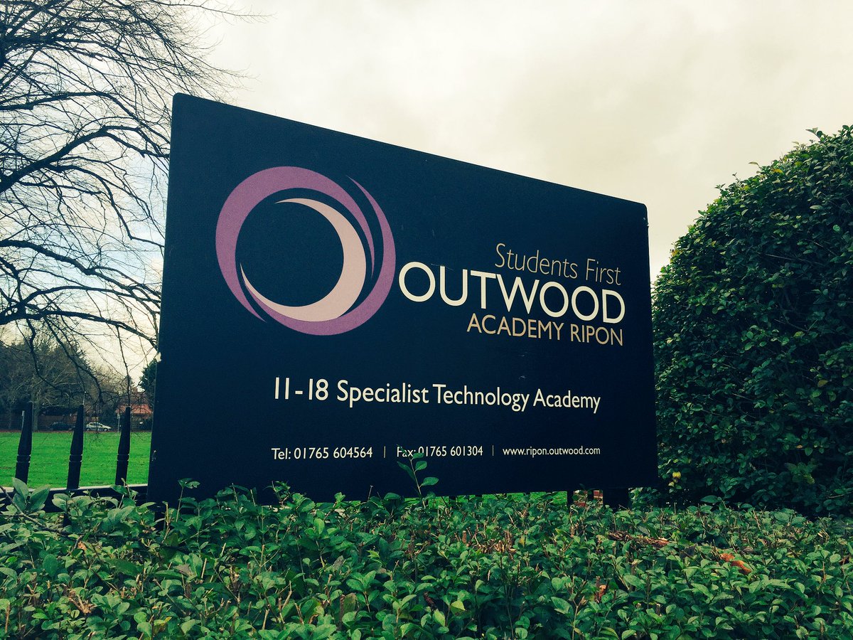 redboxripon's tweet image. Delighted to deliver a box to @outwoodripon today! Thank you to everyone from the incredible Ripon community who are supporting our cause.
#endperiodpoverty #RedBoxProject #ripon