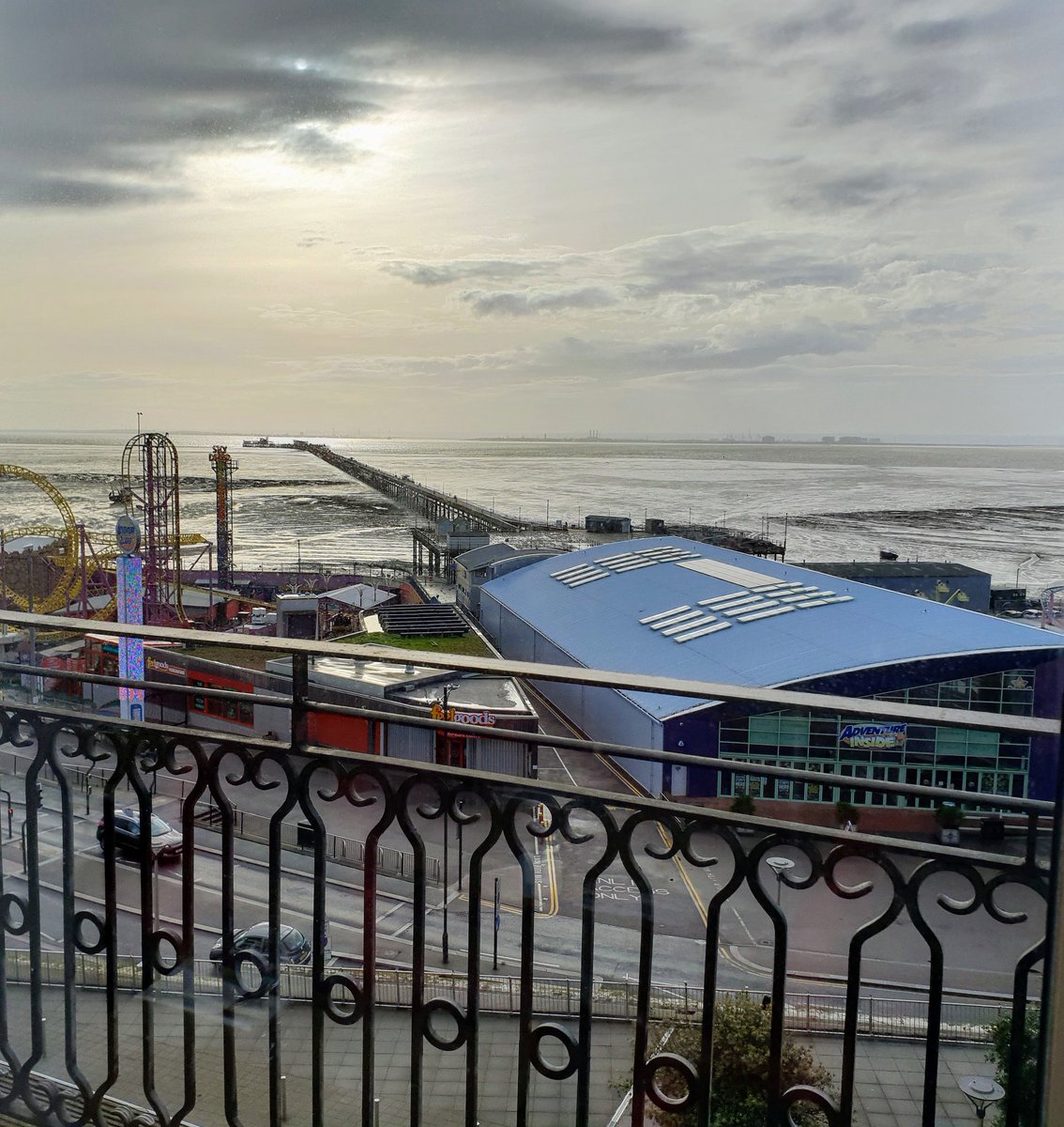 salesgranuldisk's tweet photo. Southend on Sea yesterday! Beuatiful in its own way... https://t.co/pJfJBl0uLT