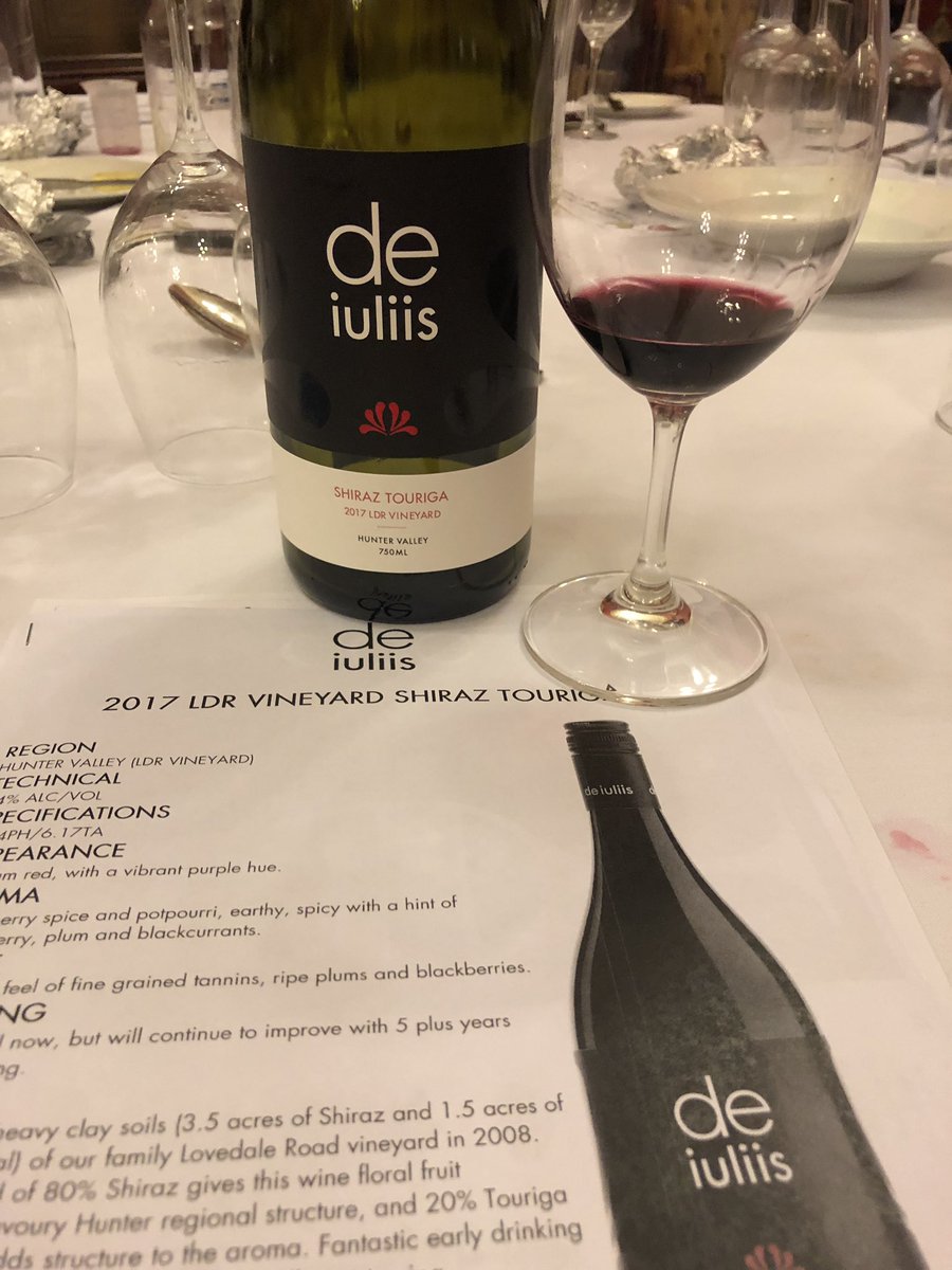 vicki_woods_au's tweet photo. Options wine #HWTC creamed it @mikedeiuliis 2017 LDR Shiraz Touriga 8/10 Love your wine Mike! @nikolabowden @PereeW @LindaDrummond @carolduncan @Peters_Anthony @newietraveller https://t.co/izDppZlEcc