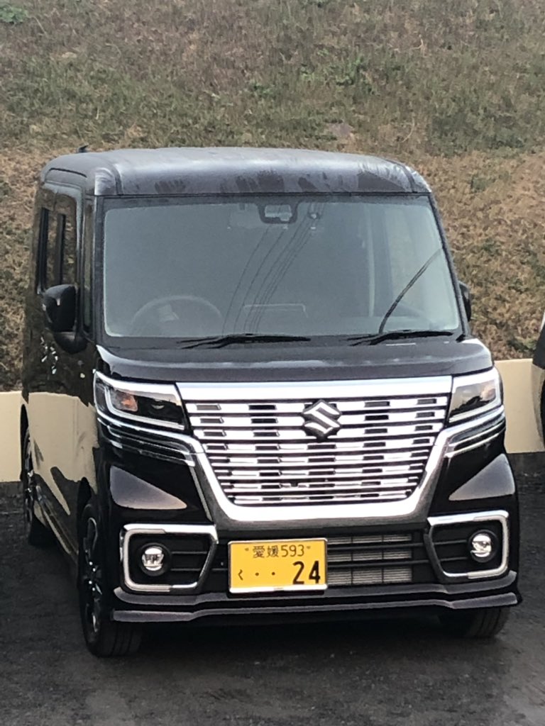 たくみ A Twitter 昨日新型スペーシアカスタムxsターボ納車 カラーはバイオレット ワインレッド風 で250万超えの車になったけん乗り心地も走行性能も快適装備も全てにおいて文句なし 高級車並みの装備搭載は最高 今の季節シートが暖かくなるの助かる 笑 最高の