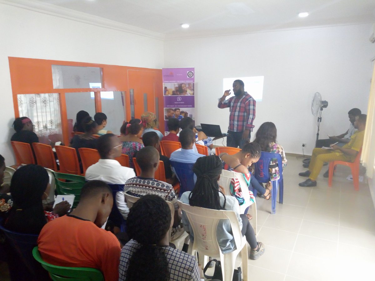 dwwnigeria's tweet photo. #RT @Sanstonz: RT @Afterschool_Dev: DAY 3: Our Facilitator goes further on revealing to participants how search engine works. #SEEP2018 #DigitalSkills CC: @Eteka69 @Sanstonz @DigitalSkillsAF https://t.co/S4rHFSq9GG