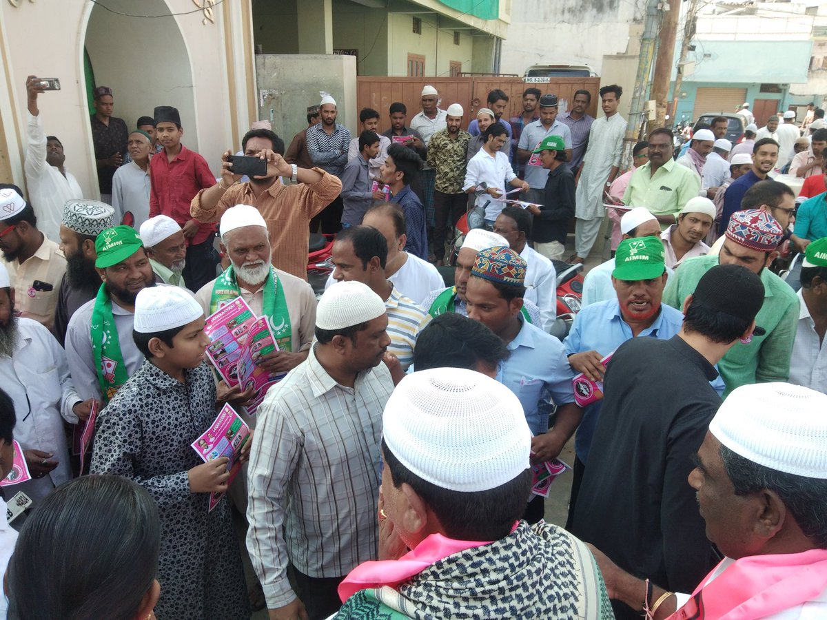 MOHD OMER QURESHI (@mohdomerqureshi) on Twitter photo On the instructions of <a href="/asadowaisi/">Asaduddin Owaisi</a> Sahab Aimim extended support to trs candidate <a href="/mkrkkpmla/">Madhavaram Krishna Rao</a> Sahab
Aimim old Bowenpally Div President Mohd Omer Along With trs candidate Krishna Rao Sahab, Bowenpally Corporetor Muddam met people of Bowenpally Request to Cast the vote fr car On the instructions of <a href="/asadowaisi/">Asaduddin Owaisi</a> Sahab Aimim extended support to trs candidate <a href="/mkrkkpmla/">Madhavaram Krishna Rao</a> Sahab
Aimim old Bowenpally Div President Mohd Omer Along With trs candidate Krishna Rao Sahab, Bowenpally Corporetor Muddam met people of Bowenpally Request to Cast the vote fr car