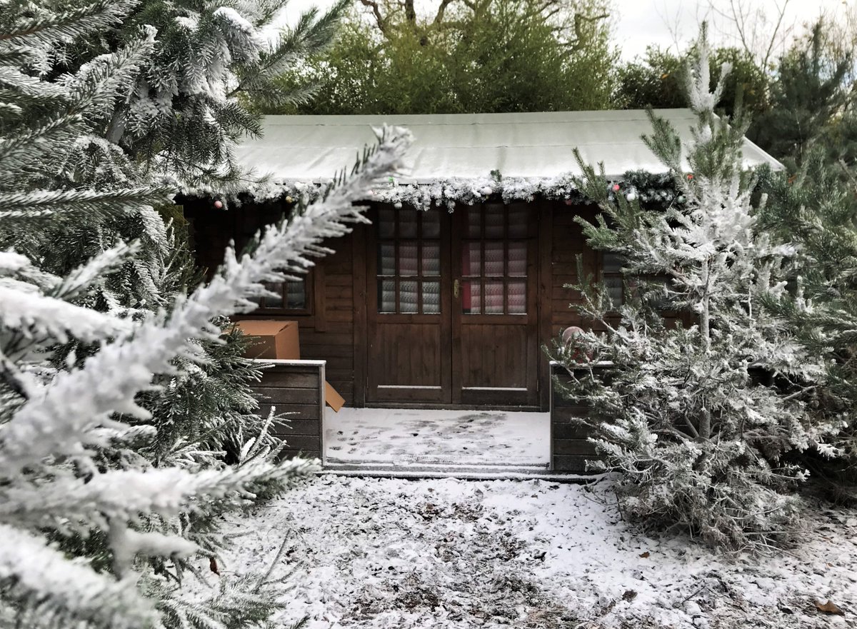 mtfxspecialfx's tweet image. Yesterday we made it snow!
❄️☃️❄️☃️❄️☃️
#25sleeps #snoweffects