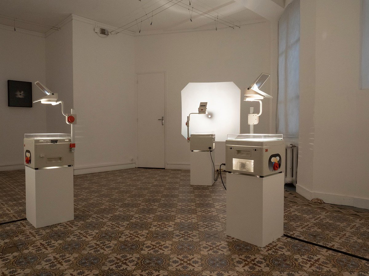 Bit20Paris's tweet image. [ DERNIERS JOURS ]
Clôture ce dimanche 2 décembre 19h30 de l'exposition satellite à Ménil 8 #Menilmontant #bit20paris bit20.paris/galeriemenil8