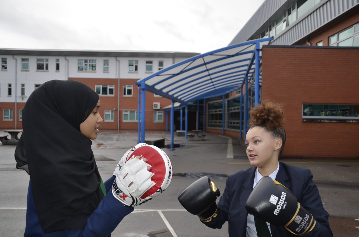 McrAcademy's tweet photo. Our Yr 10 girls took part in a fantastic workshop with @riofoundation & @OddArtsUK where they learnt how sports can help with mental health. They learnt boxing techniques from Eccles Boxing School & taekwondo moves from @teamjeonsa, it was lots of fun! #RFFManchester @fmccarron1 https://t.co/9EJxQCnEhS