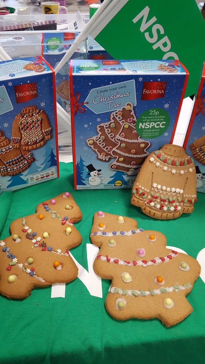 AlizeeAzilee's tweet image. Loving these @LidlUK cookie kits! Look at my Christmas jumper - #goals! 25p from each purchase go to @NSPCC. A great way to have fun while supporting an amazing cause. Keep children safe this #Christmas. 🌲