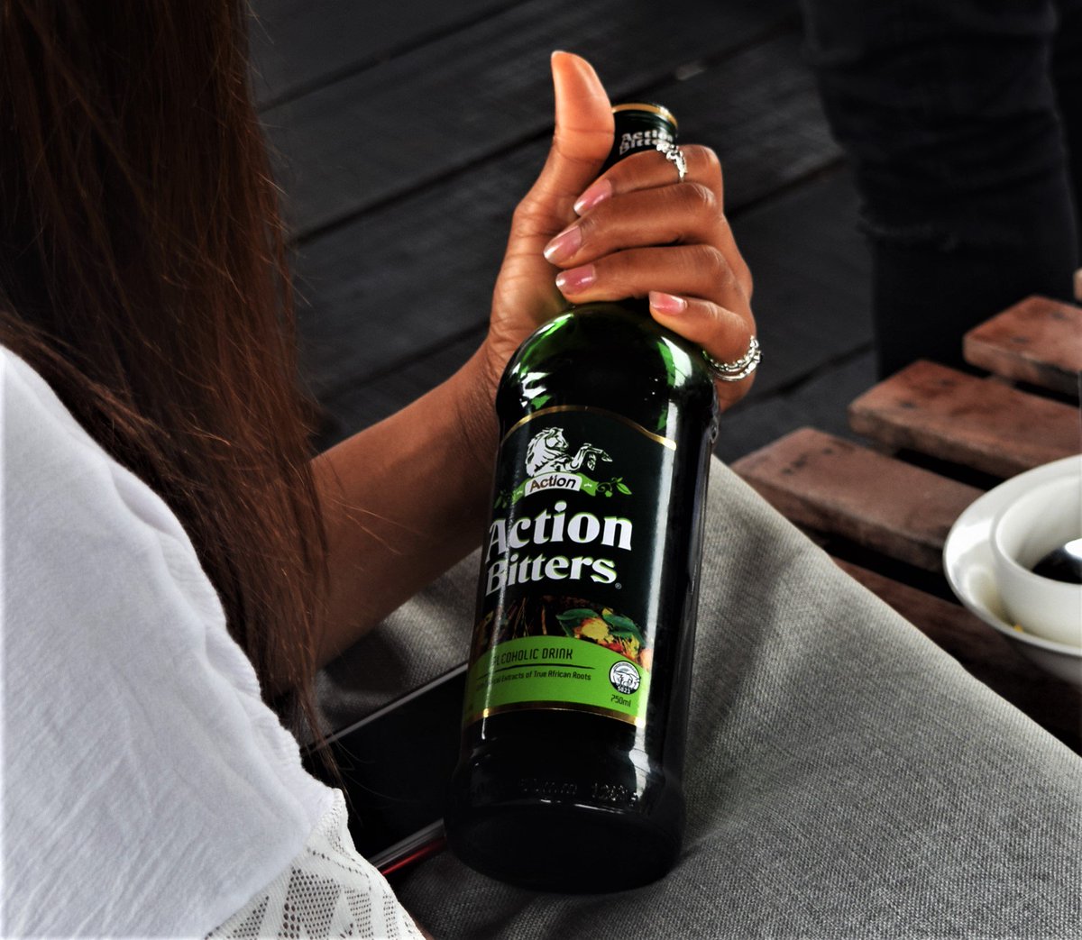 ActionBitters's tweet photo. Thank God it’s Friday! Wait, it’s not just Friday, it’s the end of another month. Get into the groove with your #ActionBabe this December and have fun all the way.
#ActionBitters #ActionTeaser #100PercentHerbs #HappyNewMonth #december #Friday #0PercentSugar #fridayfeeling https://t.co/rR4HcMJGug