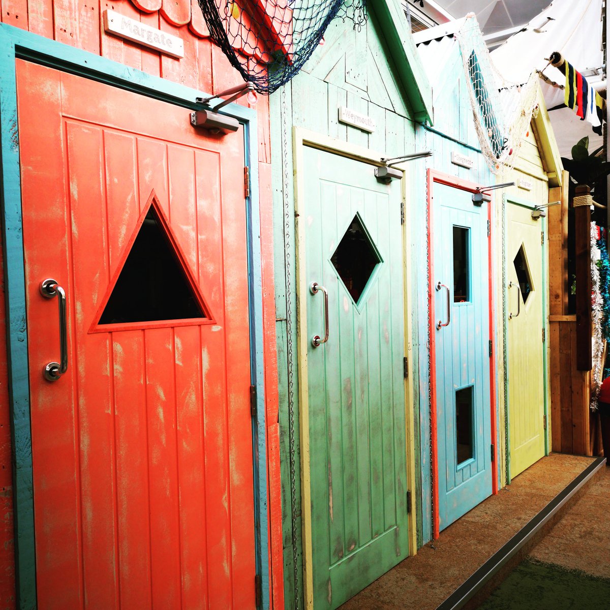 SmartChoiceLTD's tweet image. Everyday is a beach day #desklodge #greatcoffee