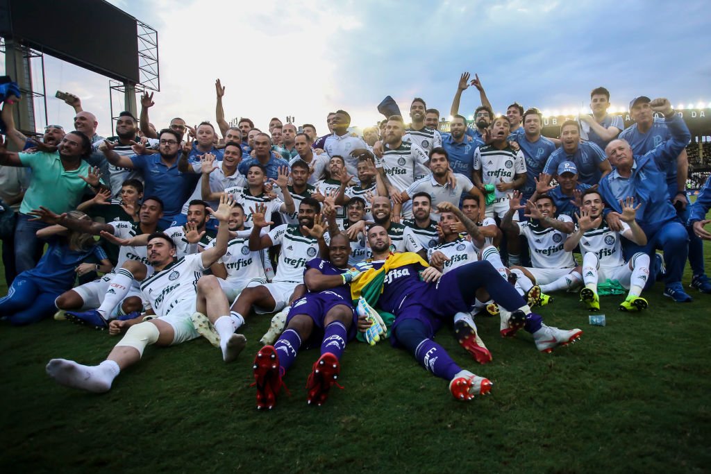 Fifa comenta título palmeirense e interage com torcedores