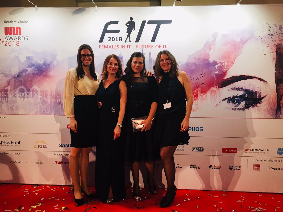 KirschNela's tweet photo. Women’s Power in IT 👇💪😃@WomensITnetwork #FITkongressDE @MicrosoftDE @anakopp @MasaMatejic @Mrs_Hannerl 
@LenaRogl we missed you 🙏 https://t.co/LGpeVVnuhb