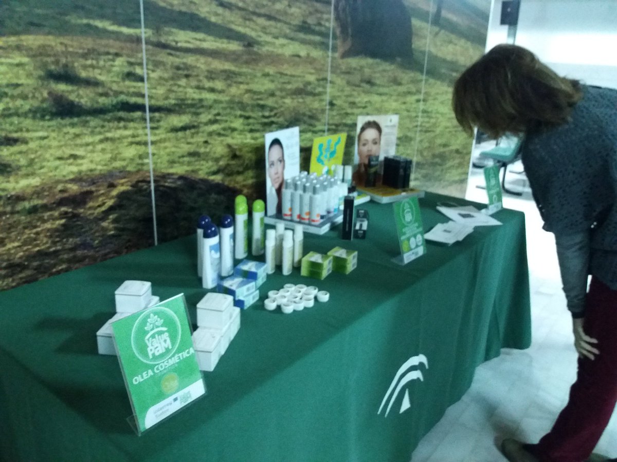 andanatura's tweet photo. Trabajar en la certificación en ecológico de los productos cosméticos y del suelo público son algunas conclusiones de @valuepam para hacer más rentable el sector de las #pam #plantasaromaticas https://t.co/lab3mJeYmI
