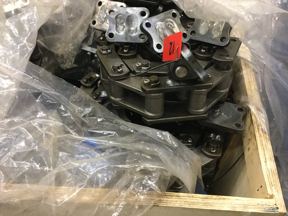 Crownchains's tweet photo. @Crownchains just adding the finishing touches to these large #Sprockets which will work in conjunction with #OurOwnBranded #Conveyor #Chain. Due for Dispatch #Today #UKmfg #ManufacturingUK #EngineeringUK #BulkHandling #Materials #ALogicalLink #Crownchains #ProportionM https://t.co/weUNFTs0CG