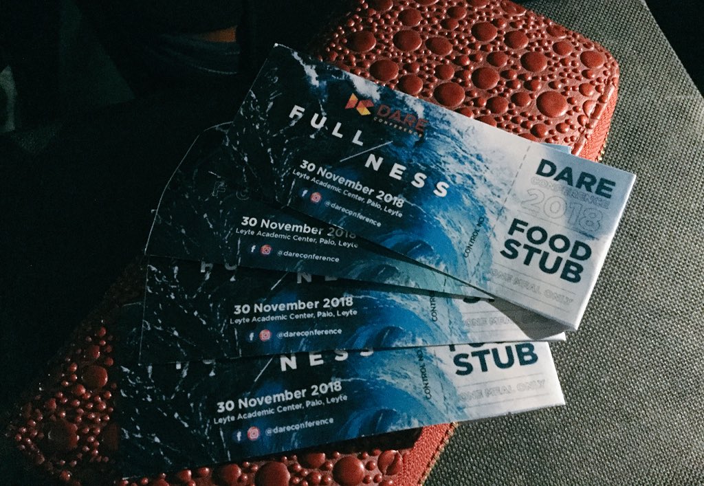 kamilahgracia's tweet photo. AND THE BEST DAY OF MY 2018 JUST HAPPENED! It couldn’t be more fun spending like 8 straight hrs just getting filled with the words of God, lifting hands in worship, and meeting awesome people! I’ve to write it in caps, THANK YOU LORD FOR THE FULLNESS AND OVERFLOW! 😭❤️🙌🏻 #darecon https://t.co/KKGSkOJFJs
