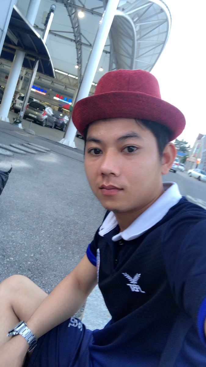 leanghong12's tweet photo. មានអ្នកណាចង់មានសង្សាអត់បើចង់ខលមកបាន https://t.co/SBwI9LfL2G