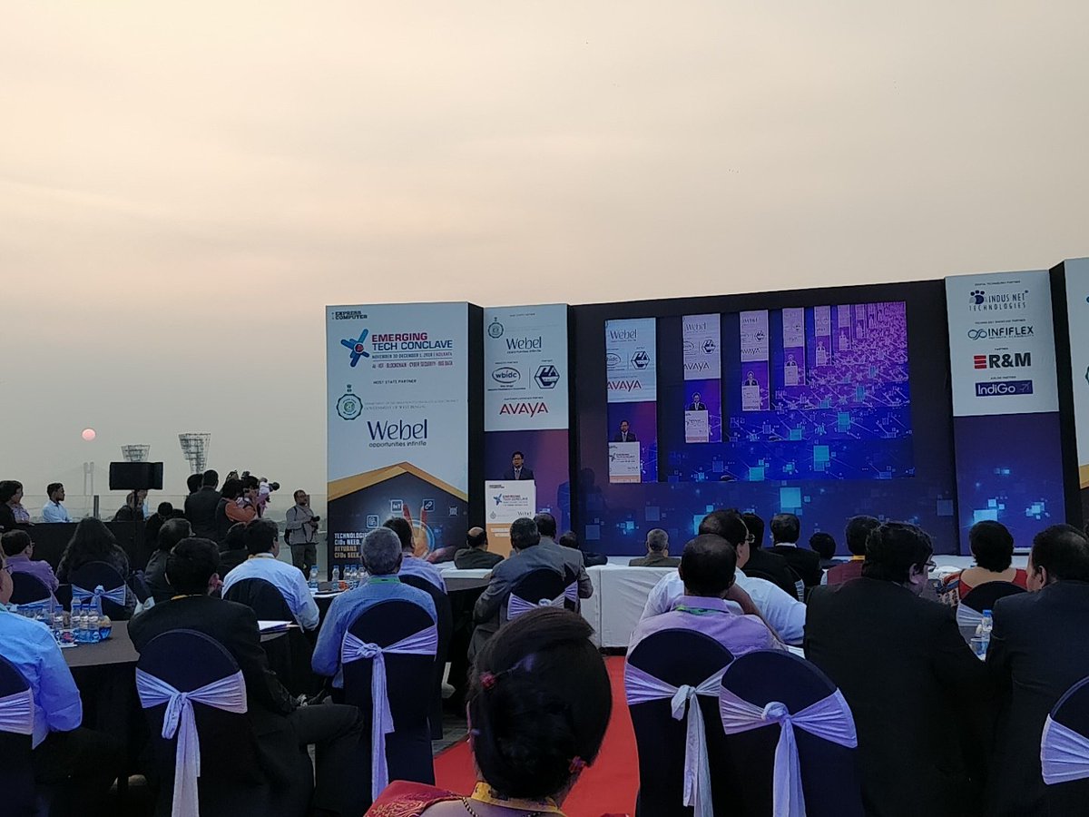 priyankabisen's tweet photo. Interesting setup by #expresscomputers at rooftop Lalit Kolkata for the Tech Conclave 2018 #EmergingTech https://t.co/bjzKoOLnAB