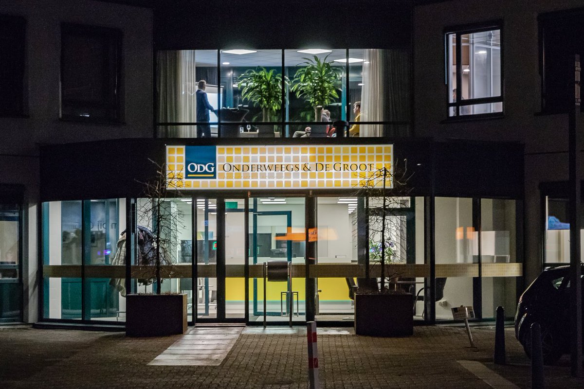 OnderweegsGroot's tweet photo. Succesvolle workshopavond met onze vestigingen Barneveld en Lunteren. Ruim 50 ondernemers zijn geïnspireerd op het gebied van juridisch zorgeloos ondernemen, doelgerichte marketing en ODG Inzicht. https://t.co/MMDVnHEF3K