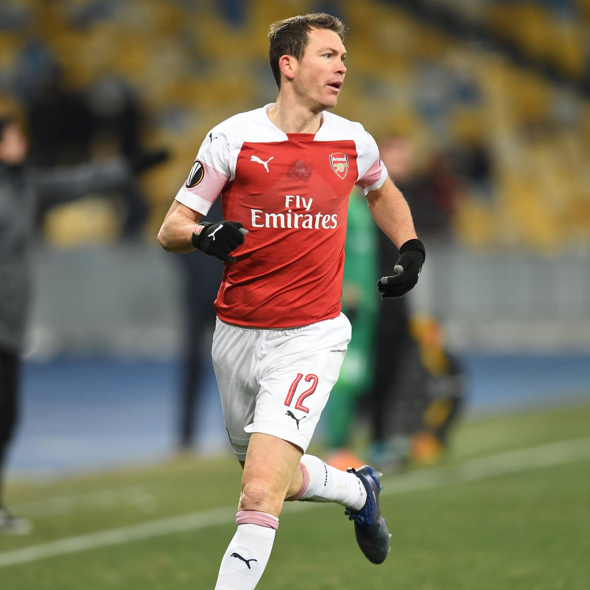 Arsenal's tweet image. Who fancies winning a teamsheet signed by yesterday's @EuropaLeague Man of the Match, @LichtsteinerSte? 🙋‍♂️🙋

We've got 2️⃣ to give away - all you need to do is RT this to enter 🗳

Ts and Cs 👉 bit.ly/2Q1jTJY