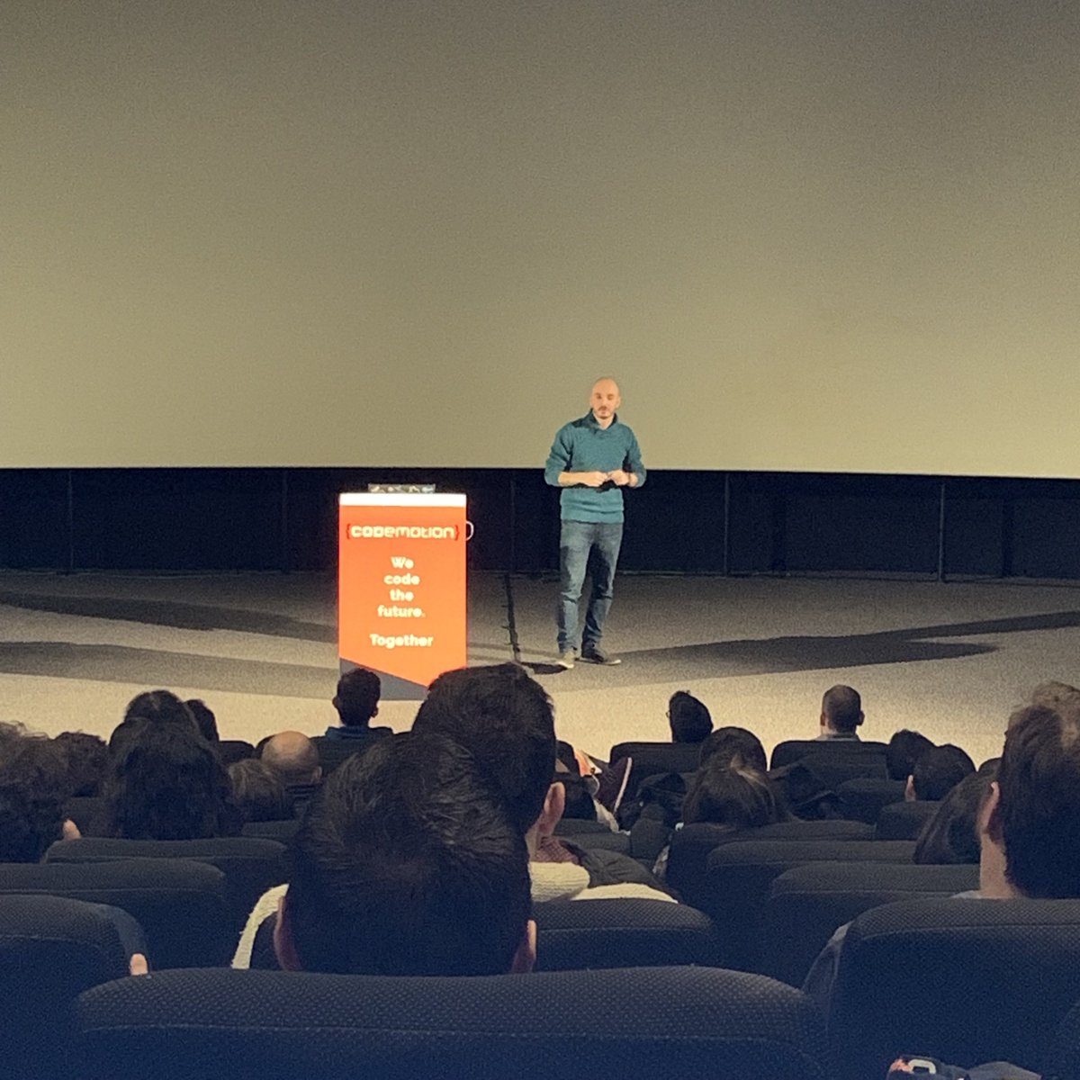 Muy interesante la charla de <a href="/pulsarin/">Sergio</a> sobre IOT y Arduino, ya tenemos a los chicos de programación locos pensando cositas para sus casas, ya que todos tienen #Arduino #codemotion <a href="/CodemoMadrid/">Codemotion Madrid</a> #CodemotionMadrid #Codemotion2018