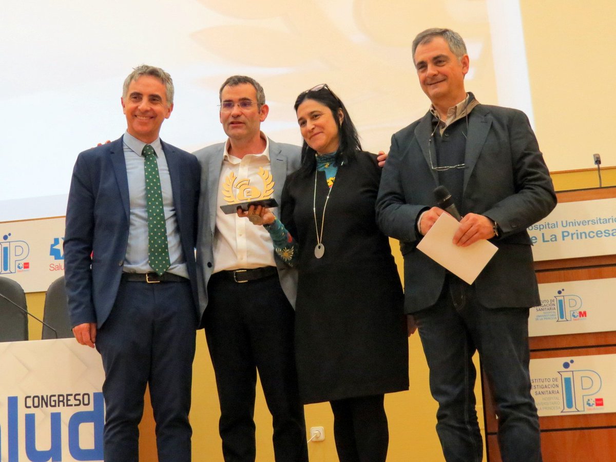 UPFBarcelona's tweet photo. #COMJunts, elegida Millor #app per a pacients en els eHealth Awards 2018, impulsats per @comsalud. Enhorabona @rosaestopa @armayones!
https://t.co/o24MbQBXx0 #COMjuntos @UOCNews @TraduccioUPF #salut #tecnologia @RecerCaixa https://t.co/7bClYHb6BO