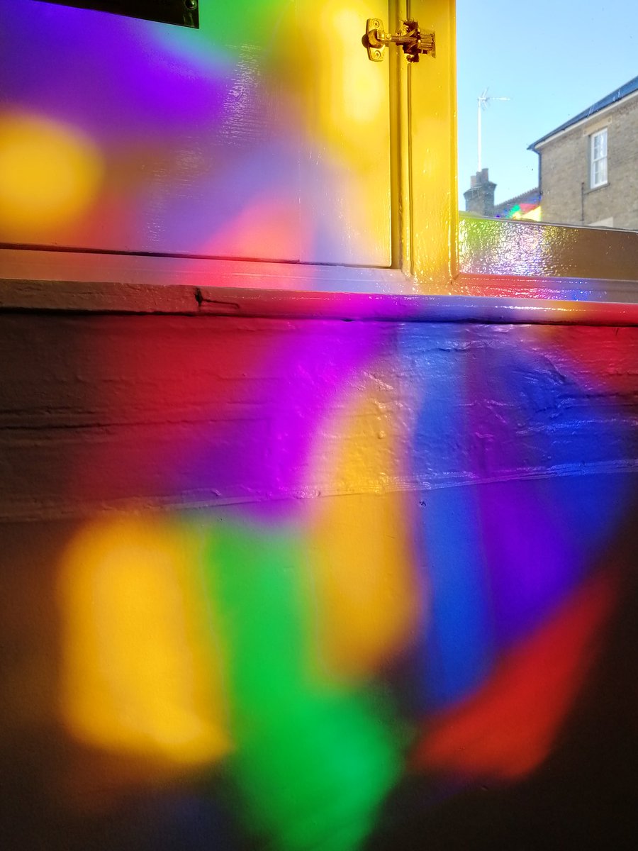AmbersPopCakes's tweet photo. @PutneySMPS Rainbow reflections in assembly this morning! 🌈🌈🌈 https://t.co/fuL4WfQtLl