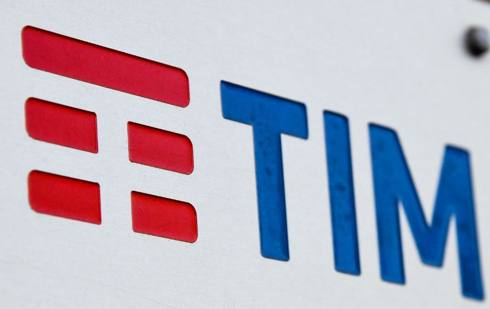 dedalogate's tweet photo. COMUNICAZIONE IMPORTANTE PER TUTTI I CLIENTI #TIM

Sei un cliente "Tim Business" e hai ricevuto una comunicazioni di aumenti tariffari❓
Allora stai per spendere 10€ in più al mese per ogni connessione o linea in uso nella tua Azienda. https://t.co/xWiWcTgr25