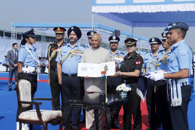SPsAviation's tweet photo. Award of President's Standard to 118 HU and President's Colours to #AirDefenceCollege at #AirForce Station #Guwahati
https://t.co/QhoZnMFcqK
#PSP2018 #Military #Defence #Security #Technology #Aviation #Aerospace #avgeek #avgeeks #IAF #ArmedForces #IndianArmedForces https://t.co/Ti1N1Wunlt