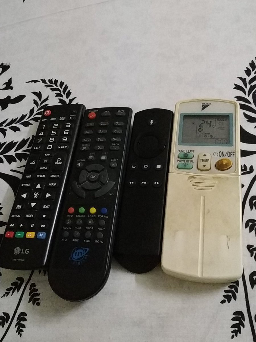 ThBuckStopsHere's tweet image. The IR blaster in the #RedmiNote6Pro is a boon. Controls 4 gadgets/appliances in my room.

1. TV
2. Set top box
3. Fire TV Stick (via the Fire TV app) 
4. Daikin air-conditioner

#ReduceTheClutter
