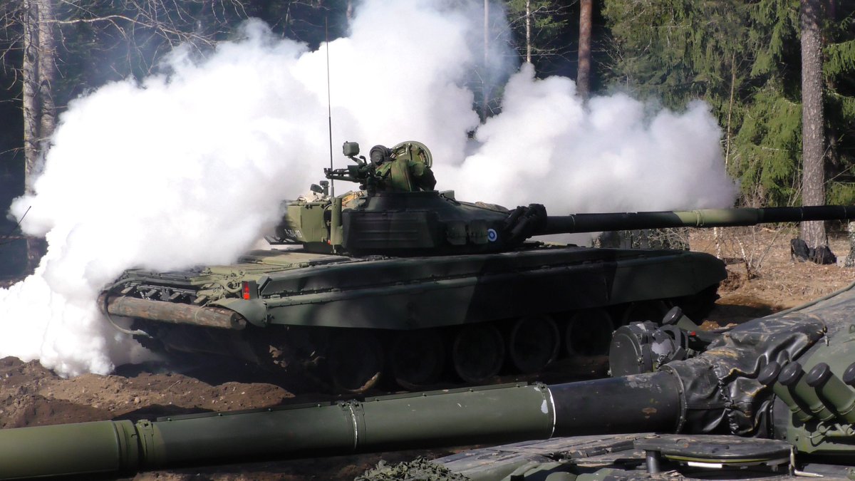 Jukka O Kauppinen T 72m1 Tank Platoon In Action At The Finnish Armour Museum Show May 17 Bless The Diesel Smoke And Diesel Injected Smoke Screen Tankmuseum Tank Armour Panssarivaunut Parola
