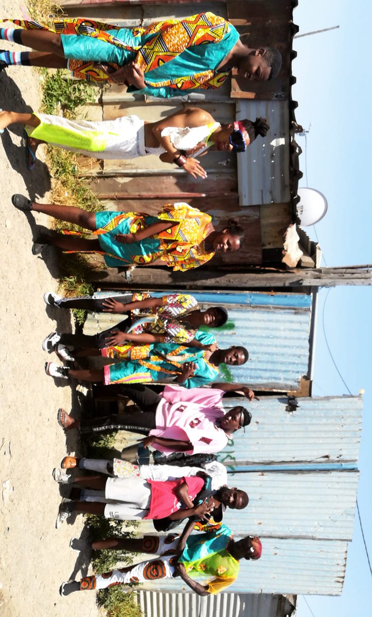 LithaSamSam1's tweet image. Ubuntu trends taking it to e kasi.