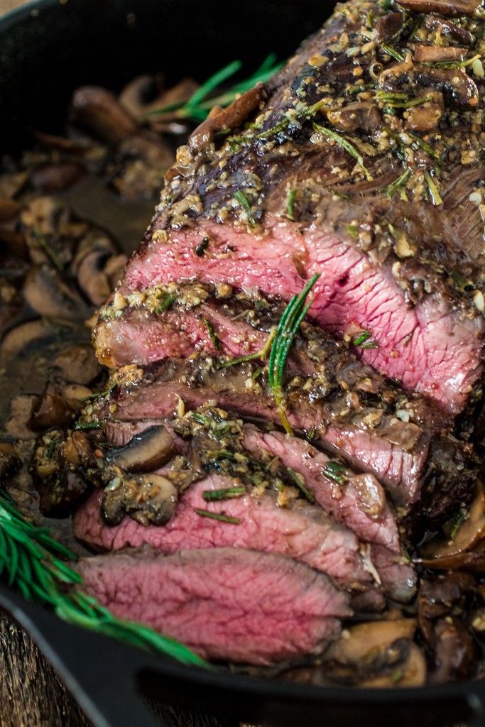 thislilpiglet's tweet image. Next Sunday dinner! &amp;gt; Rosemary and Garlic Roast Beef buff.ly/2AoOq9U #recipe #weekendmeals
