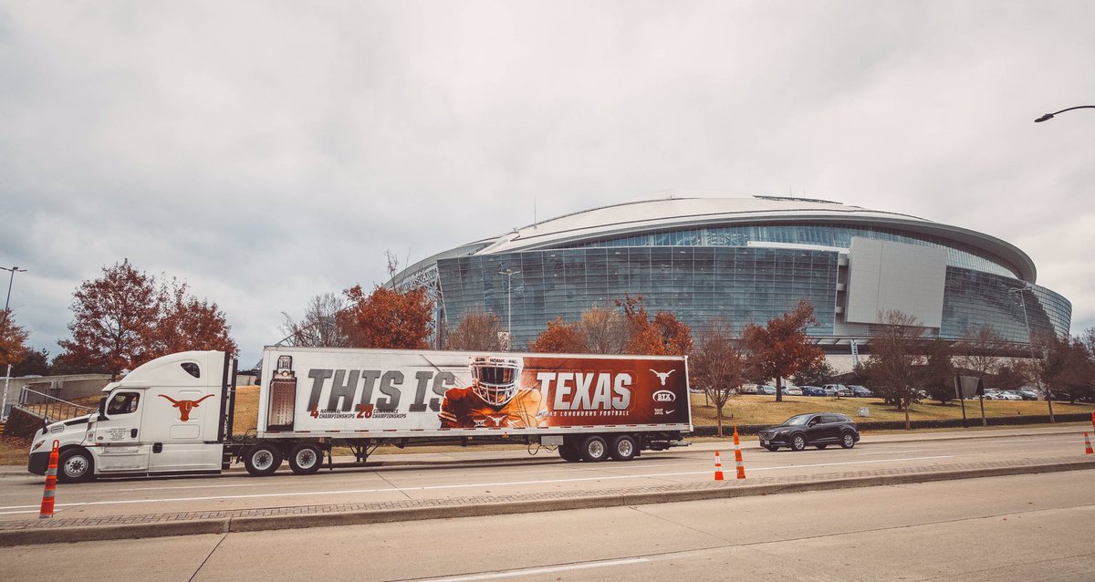 TexasFootball's tweet image. What a sight! 🤘 

#ThisIsTexas #HookEm #Big12Championship