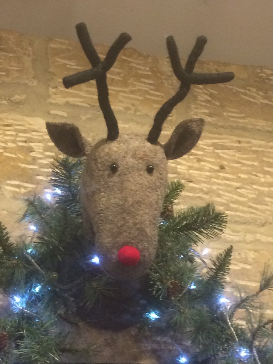 blacksmithsbels's tweet photo. @blacksmithsbels is starting to look rather festive, the fire is on and it is so toasty warm.  Perfect for chillaxing this weekend.  #feelingfestive #coffee #cake #christmas #shoplocal https://t.co/sSYJXiaJkc