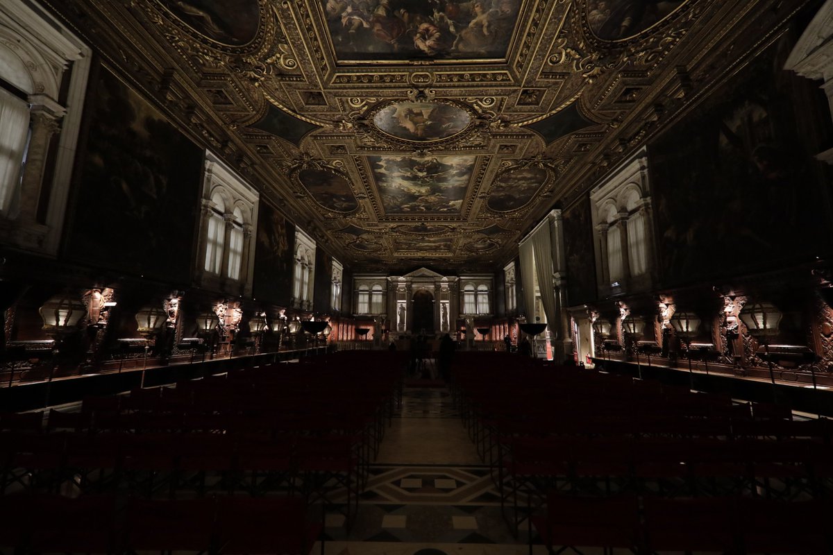 iGuzzini's tweet photo. #LightisBack at the Scuola Grande di San Rocco #Venezia! Grande Maestro Tintoretto rediscovered under a new light. https://t.co/RvBkUEQBoW