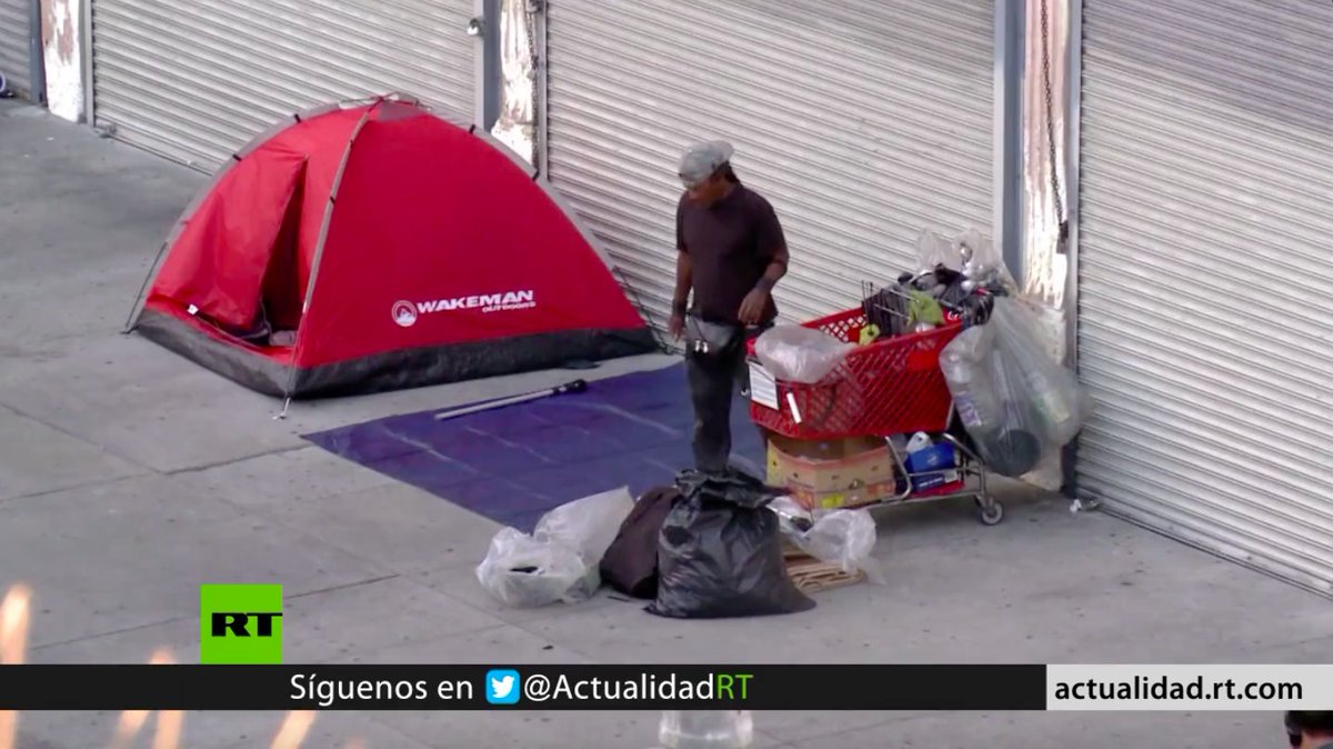 Hoy y mañana RT emite el programa en profundidad que hicimos en #SkidRow. Un tramo de cuatro millas en el centro de Los Ángeles, donde más de 4 mil personas viven en la calle. Si la esperanza de vida media en el país es de 78 años, allí no llega a los 50.
actualidad.rt.com/programas/rt_r…
