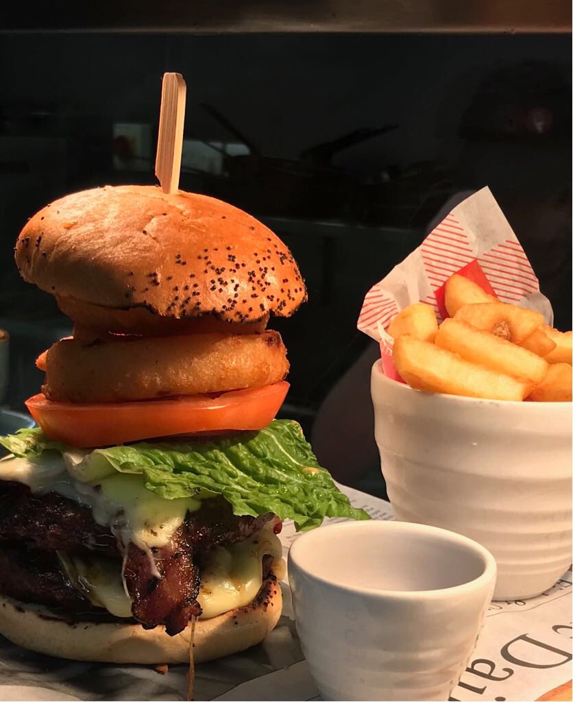 51NORTH1's tweet photo. Great nights out with friends and family @51NORTH1 #FridayFeeIing #horley #redhill #Reigate #gatwick #Crawley #burger #steak #puzza #restaurant https://t.co/V5Pxb4j1Gl