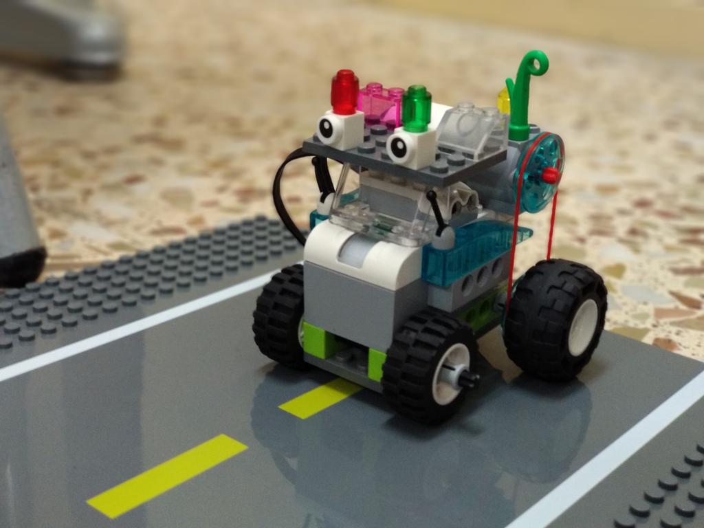 Primeras sesiones con Lego WeDo 2.0.mestreacasa.gva.es/web/galiana_ju…