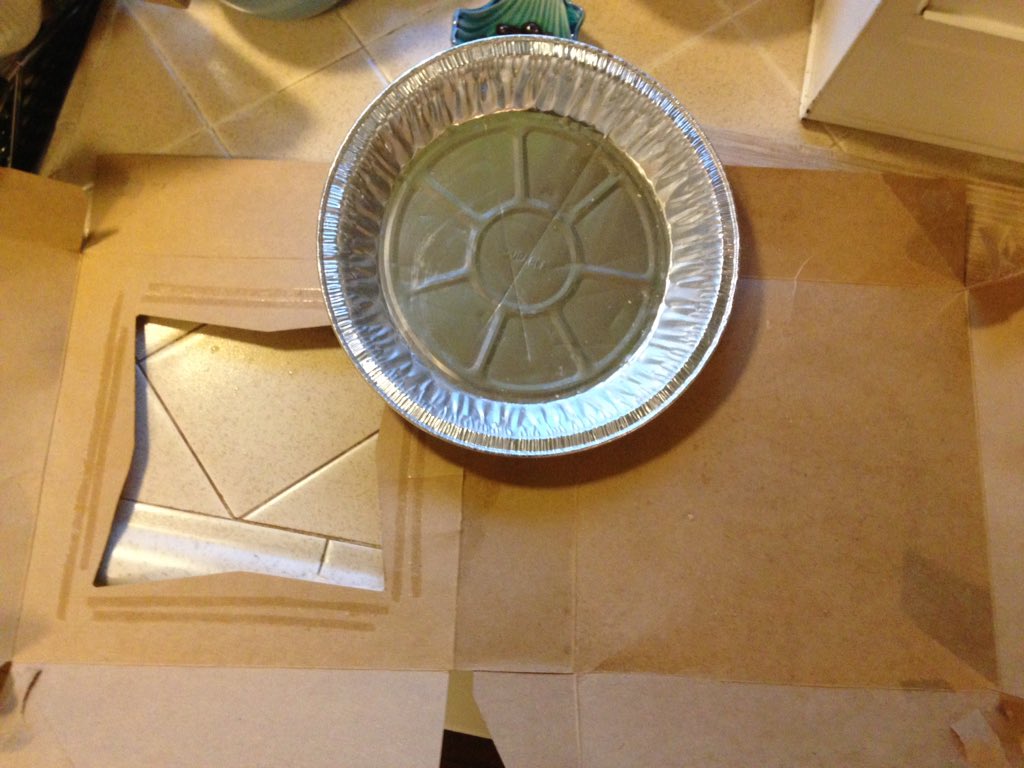 patrecycles's tweet image. #RecycleLab : It&apos;s pie season folks! I like the suggestion by @wvpie that their pie &apos;tins&apos; are &quot;Durable&quot; :-) Clean aluminum pie pans are recyclable. Kindly remove the plastic window prior to recycling the box. #CleanAndEmpty  #WhereDoesItGo @SeattleSPU @EnviroStars