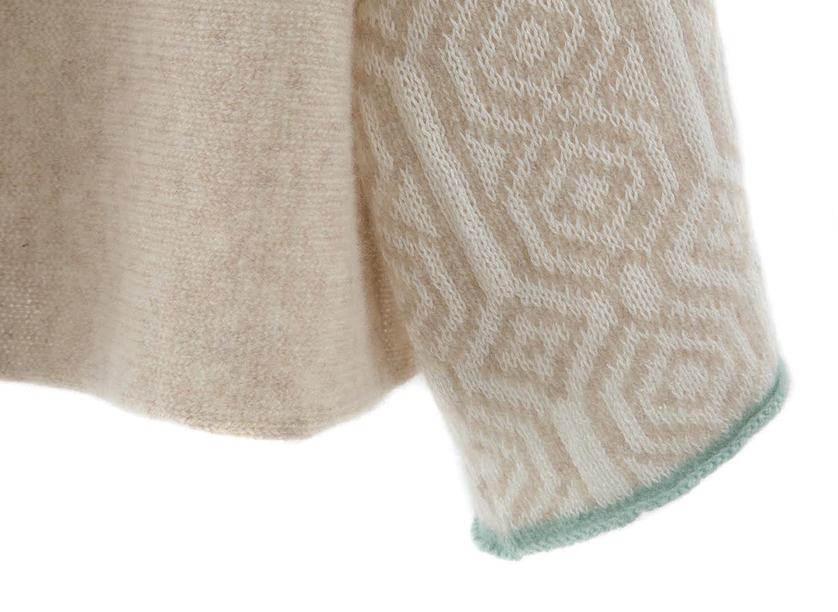 It’s all in the detail, here’s a close up of the geometric pattern on my Oatmeal Slouch Jumper. Click the link in my bio to find out more
#gifts #layers #Britishstyle #knitwear #designer #geometric #christmaspresent #knitlove #lovewool #wool #knit #christmas #style #fashion