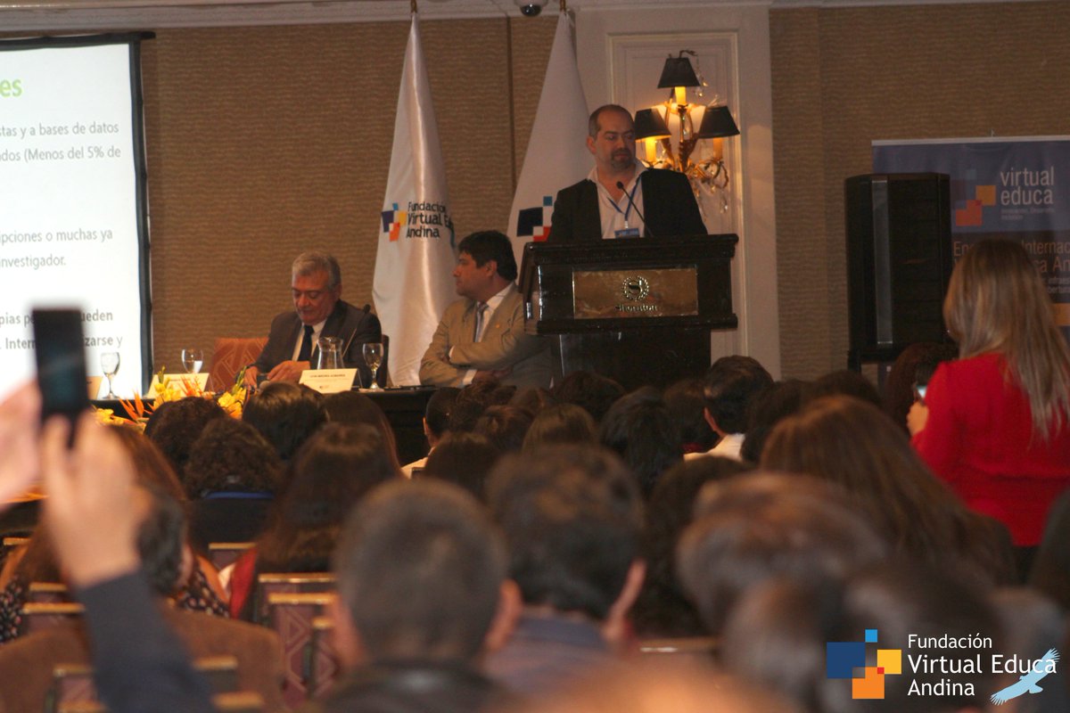 vea_fun's tweet photo. Federico Kroupensky, Gerente Regional Cono Sur, Odilo [Argentina], presentó el tema “La biblioteca universitaria en la palma de la mano”. https://t.co/tEO7bC3jIH