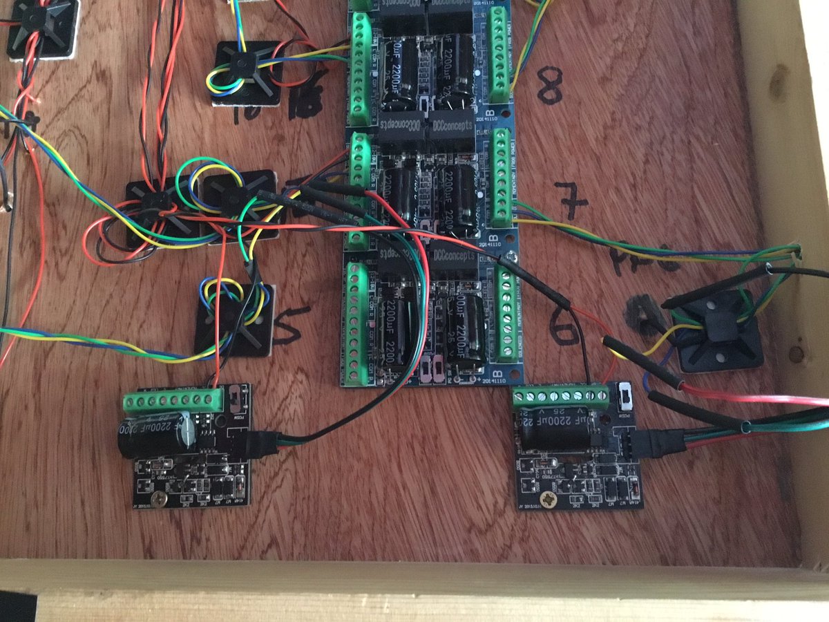 CicelyTmd's tweet photo. 30/11/18
Swapped out the two broken #DCCconcepts nodes with 2 separate @Gaugemaster PM2000 point decoders
#CicelyBridgeTMD #ElectricalEngineering #IhateElectrics https://t.co/fi357TSkoB