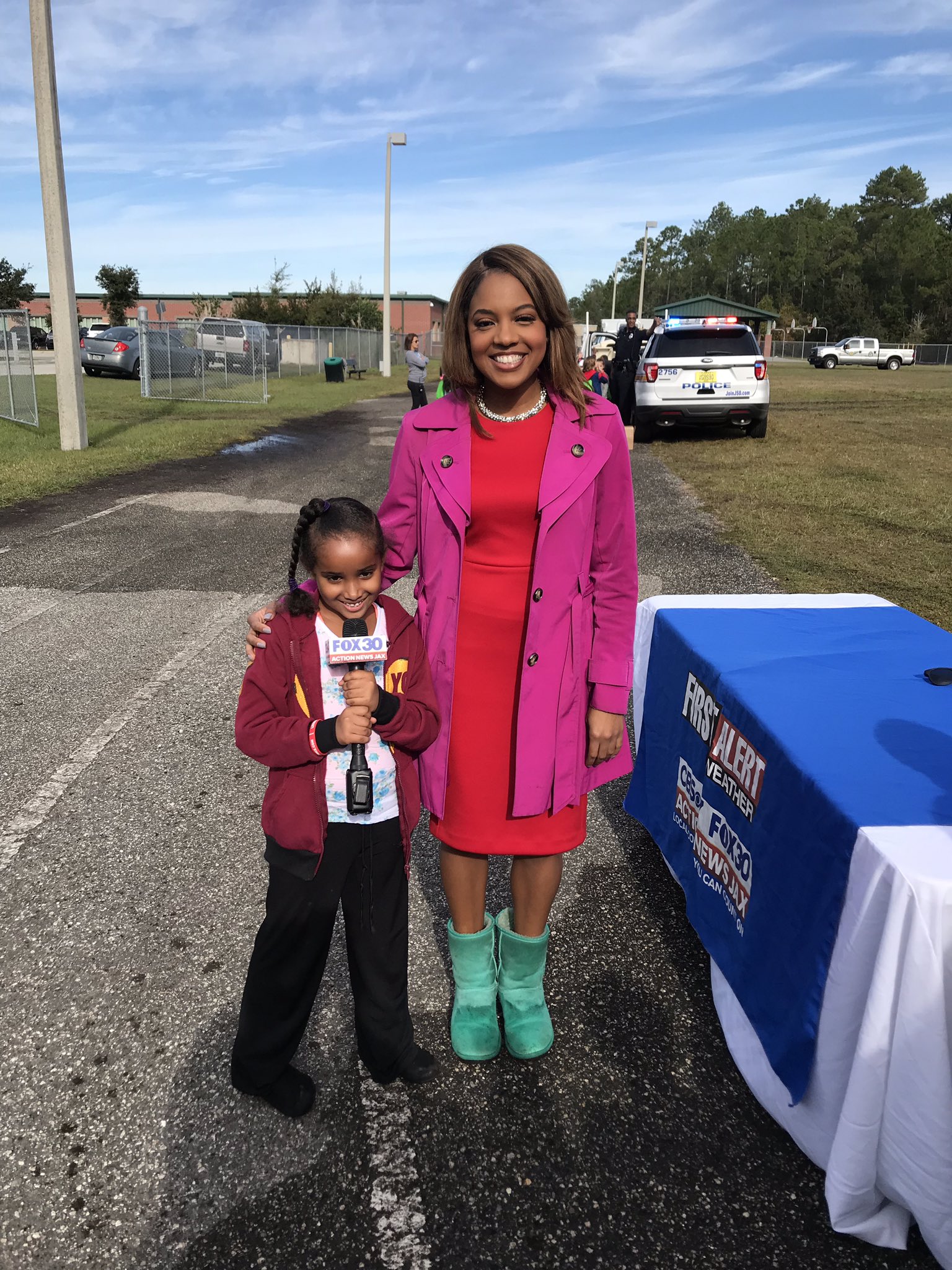 Courtney Cole On Twitter Can I Steal Your Job I Told This Little Cutie Pie She Can Fill In For Me Anytime Pascalehead Look At That Firm Grip On The Mic She S