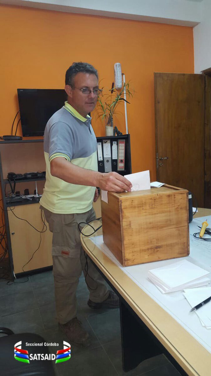 SATSAIDcordoba's tweet photo. 》Felicitamos al compañero reelecto @MarioCardozo ✔👏 en la #EleccionDeDelegadoDePersonal 📩📦 de la empresa #Cabledigital, en #HuincaRenanco 👉 #SATSAIDCbaTeInforma  #SatsaidCbaPresente #SiempreTrabajandoPorLosCompañeros ✊➡📺 https://t.co/sSDs8B559J