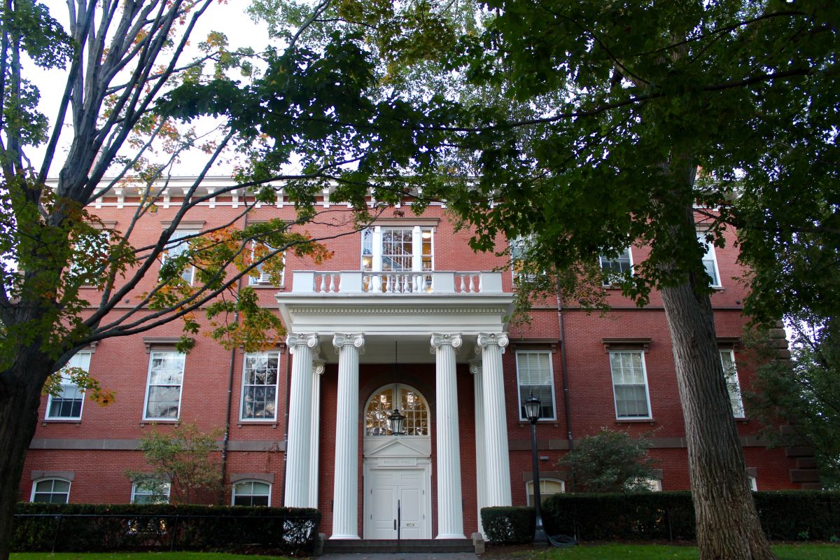 ICYMI: The Tufts Daily uncovers over $22 million in donations from seven charitable foundations and reveals the university's apparent disregard for the foundations' controversial funding histories and agendas. The full story is now available online. tuftsdaily.atavist.com/dark-money-at-…