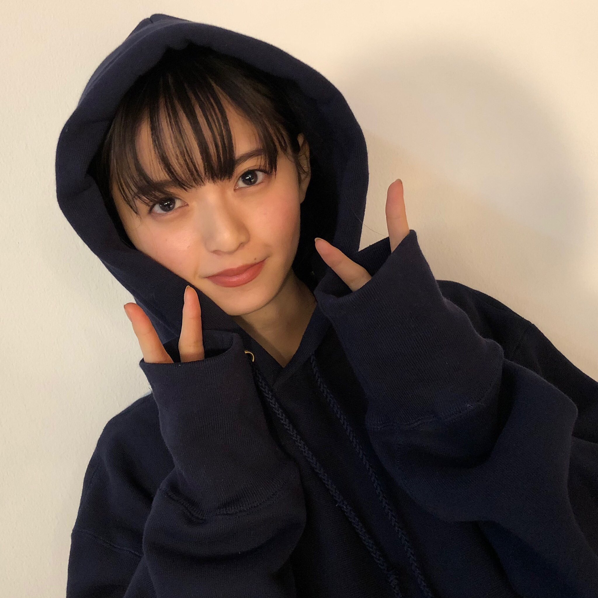 齋藤 飛鳥 公式 Sur Twitter パーカーの萌え袖フード被り 齋藤飛鳥 無敵やんな