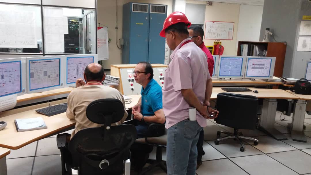 polinter_ca's tweet image. La revisión de nuestros procesos a través de la Auditoría Externa de Seguimiento ISO 9001:2015 y de la Marca Fondonorma visito el área de #SalaDeControl en las Plantas de Polietileno de Alta Densidad y la Planta de Polietileno Lineal de Baja Densidad.
.
@pequivensa