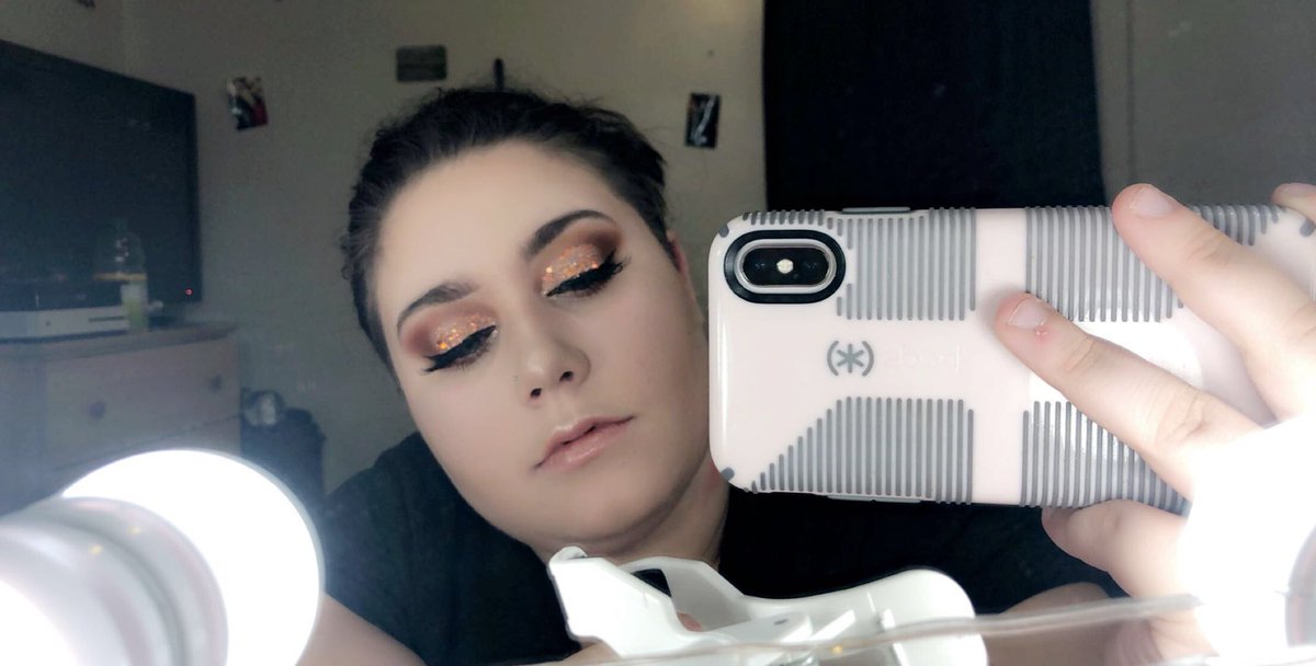 DestinyMakeupby's tweet photo. Who likes makeup? #morphe #contour #kyliecosmetics #morphecosmetics #anastasiabeverlyhills #highlighter #takemebacktobrazilpalette #morpheliquideyeshadow #kisslashes #lashes #kissflirtylashes #eyebrows #elf #mua #columusohio #bookme #like #comment #share #undiscovered_muas https://t.co/V0dXD7xejg